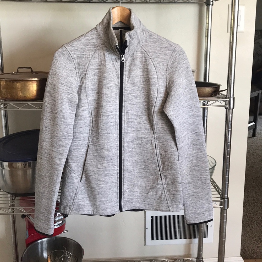 VGUC insculpt jacket by lululemon. Size 6